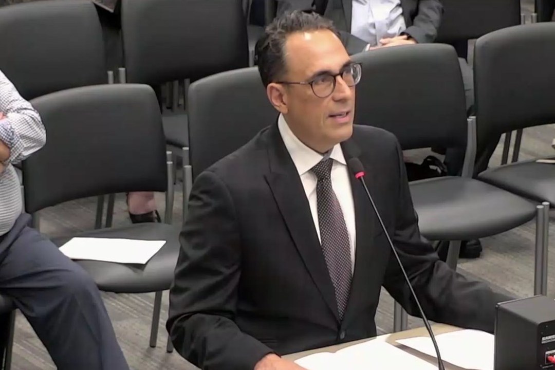 Louis Frapporti presenting at a municipal council meeting